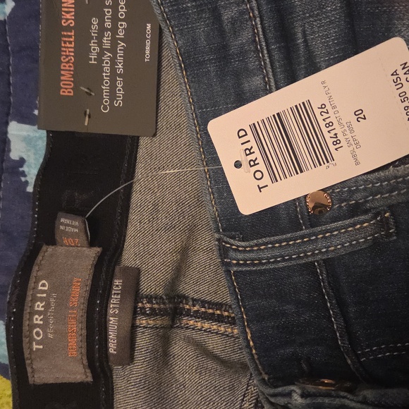 Torrid High Rise Button-Fly Blue Jeans - Picture 3 of 3